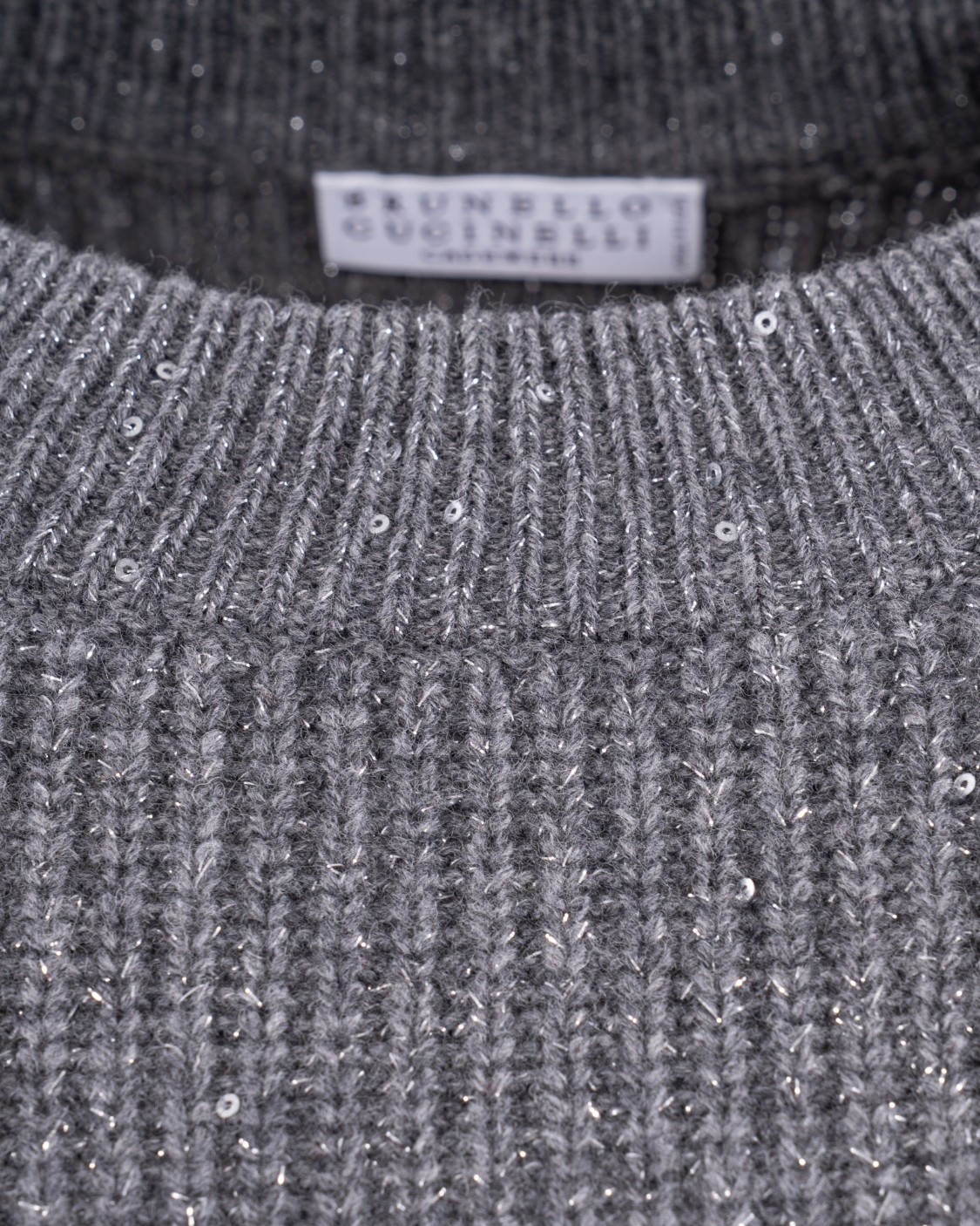 shop BRUNELLO CUCINELLI  Maglia: Brunello Cucinelli pull in lana e cashmere.
Girocollo.
Fondo e polsini elasticizzati.
Paillettes all over.
Composizione: 47% CASHMERE, 47% LANA.
Made in Italy.. MBM756900-C503 number 5311277